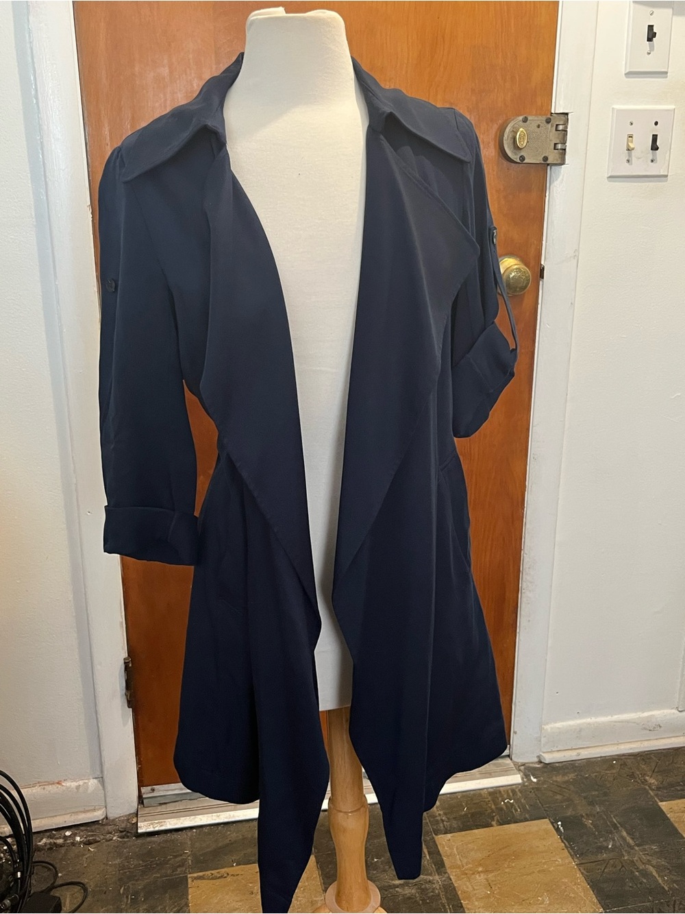 Meilleur Moment Women's Navy Blue open front Draped Collared Jacket. Size 34